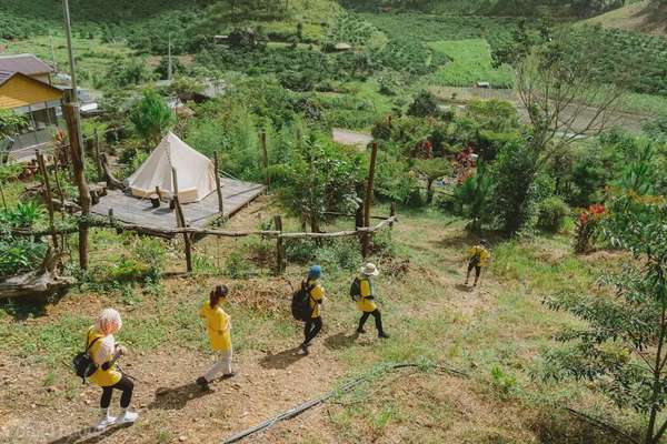 Tour du lịch Trekking hút khách dịp nghỉ lễ Giỗ tổ Hùng Vương. Ảnh minh hoạ: Lê An