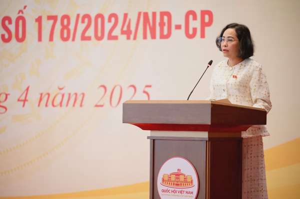 Phó Chủ tịch Quốc hội Nguyễn Thị Thanh phát biểu tại buổi gặp mặt