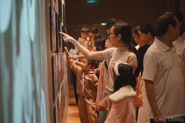Ngay từ những ngày đầu mở cửa, Bảo tàng Đà Nẵng đã đón hàng chục nghìn người dân và du khách đến tham quan, tìm hiểu về lịch sử, văn hóa thành phố Đà Nẵng.