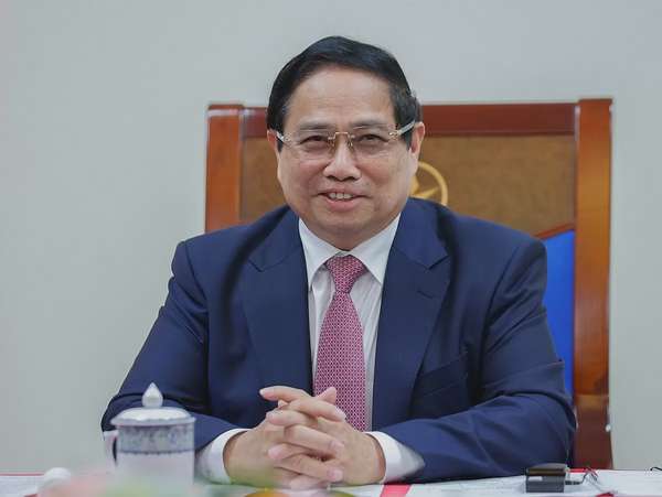 Thủ tướng Phạm Minh Chính điện đàm với Thủ tướng Malaysia Anwar Ibrahim để trao đổi về tình hình quan hệ song phương và đánh giá về một số vấn đề khu vực, quốc tế mới nổi gần đây. Ảnh: VGP/Nhật Bắc