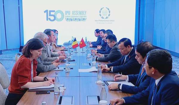 Chủ tịch Quốc hội Trần Thanh Mẫn gặp Chủ tịch Hạ viện Bỉ Peter De Roover và Chủ tịch Thượng viện Bỉ Vicent Blondel
