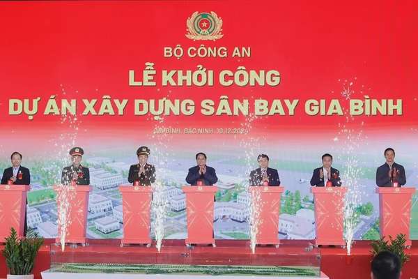 Dự kiến ngày 19/4/2025 tổ chức khởi công, khánh thành trực tuyến đồng loạt các công trình lớn trên cả nước - Ảnh: Thủ tướng Phạm Minh Chính và các đại biểu thực hiện nghi thức khởi công dự án xây dựng sân bay Gia Bình ngày 10/12/2024