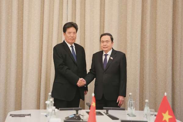 Chủ tịch Quốc hội Trần Thanh Mẫn gặp Phó Ủy viên trưởng Ủy ban Thường vụ Đại biểu Nhân dân toàn quốc Trung Quốc Lạc Tang Giang Thôn