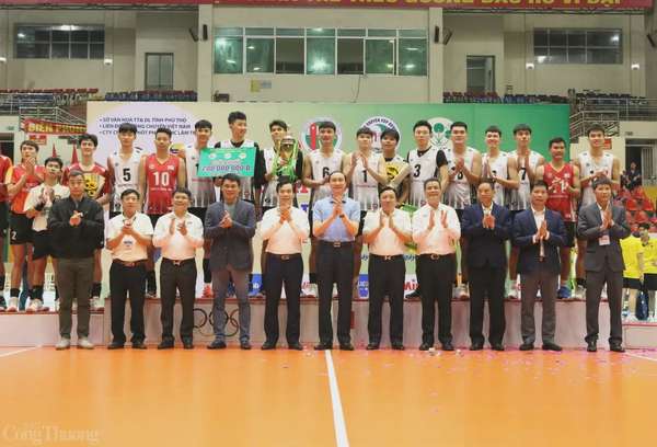 Chung cuộc, Biên Phòng đánh bại Công an TPHCM với tỉ số nghẹt thở 3-2, chính thức lên ngôi vô địch Giải bóng chuyền Cúp Hùng Vương 2025. 