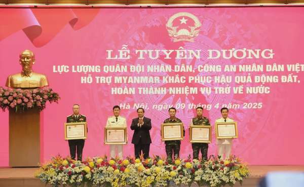 Thủ tướng tuyên dương lực lượng cứu hộ động đất ở Myanmar