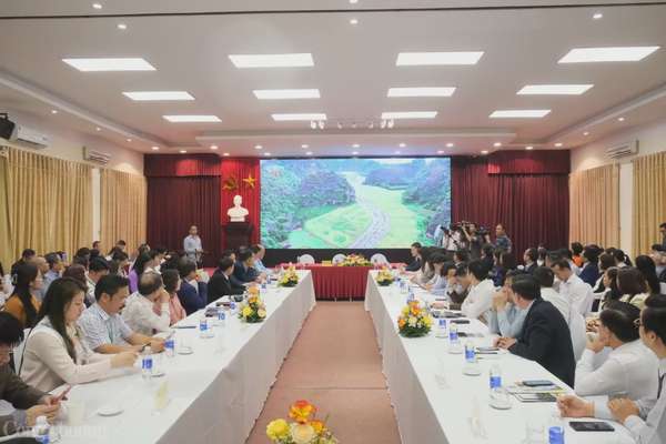 Quang cảnh hội nghị. 