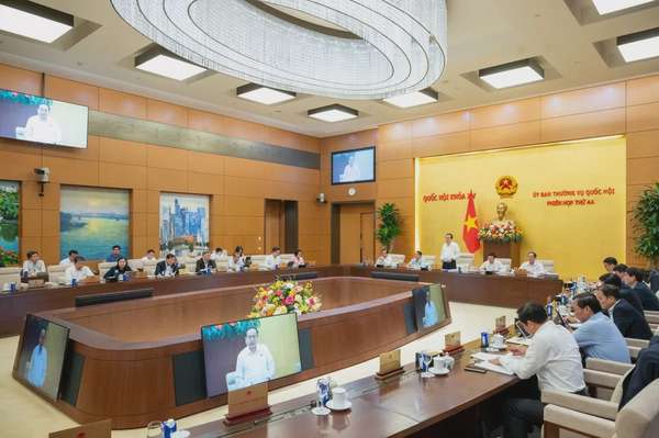 Phiên họp thứ 44 của Ủy ban Thường vụ Quốc hội
