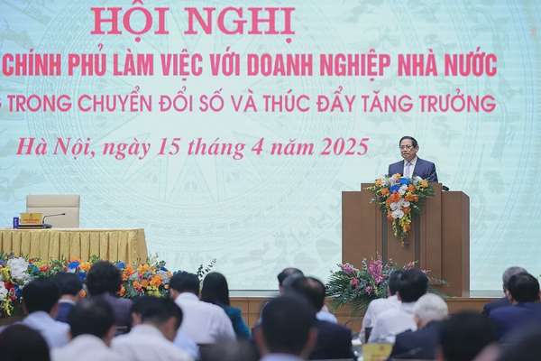 Thủ tướng Chính phủ Phạm Minh Chính chủ trì Hội nghị Thủ tướng Chính phủ làm việc với doanh nghiệp nhà nước tiên phong trong chuyển đổi số và thúc đẩy tăng trưởng - Ảnh: VGP/Nhật Bắc