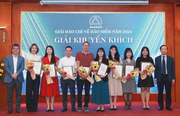 Các tác giả nhận Giải Báo chí về bảo hiểm 2024