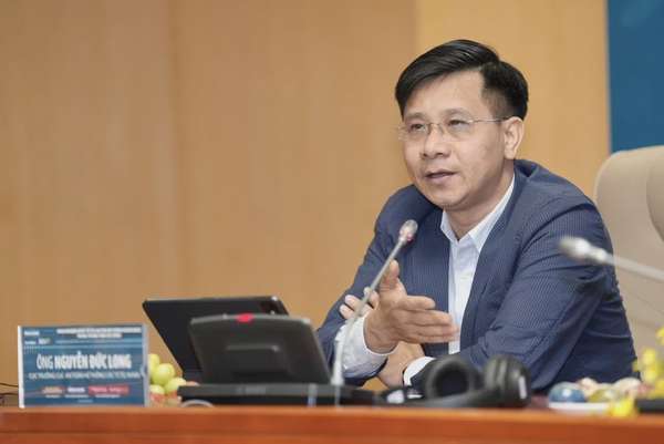 Dòng vốn không ào chảy chỉ bằng lập trung tâm tài chính