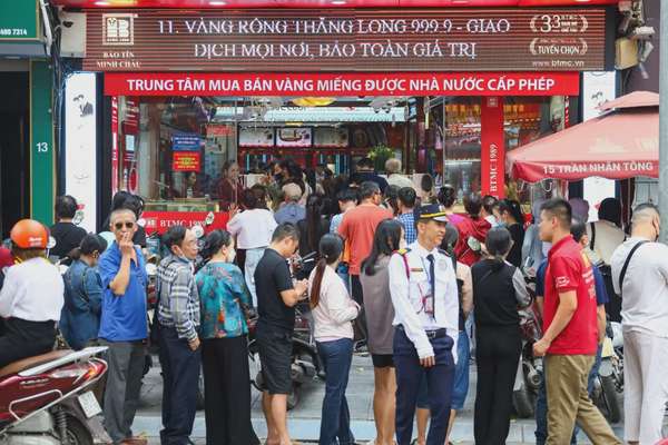 Giá vàng đạt 120 triệu đồng/lượng: Nên để tiền vào đâu?