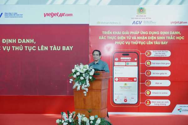 Thủ tướng đề nghị nhân rộng việc đi máy bay không cần mang giấy tờ