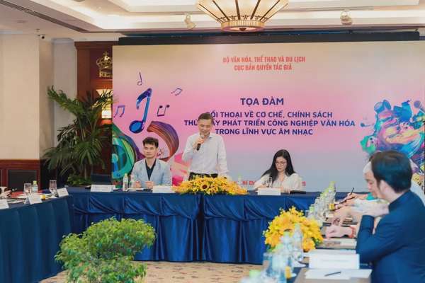 chương trình “Đối thoại về các cơ chế, chính sách thúc đẩy phát triển công nghiệp văn hóa trong lĩnh vực âm nhạc”