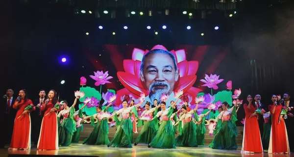 Tiếng hát Làng Sen - lời tri ân dâng Bác kính yêu