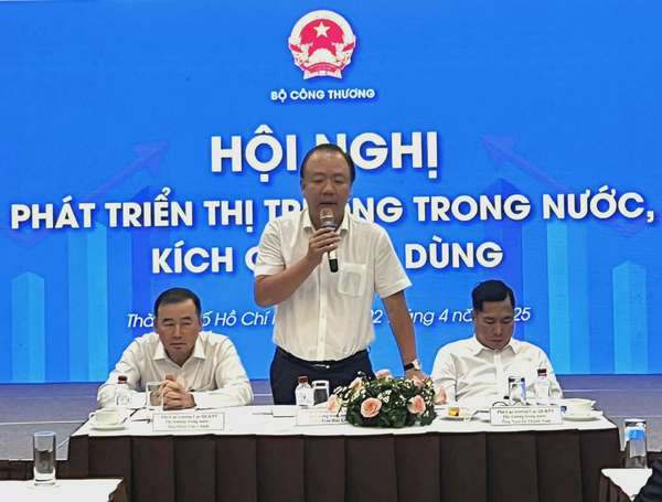 Phát triển thị trường trong nước mang ý nghĩa sống còn