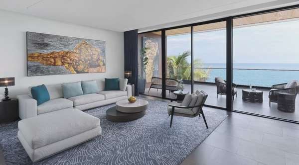“Đập hộp” Mercedes-Benz khi sở hữu dinh thự Villa Le Corail