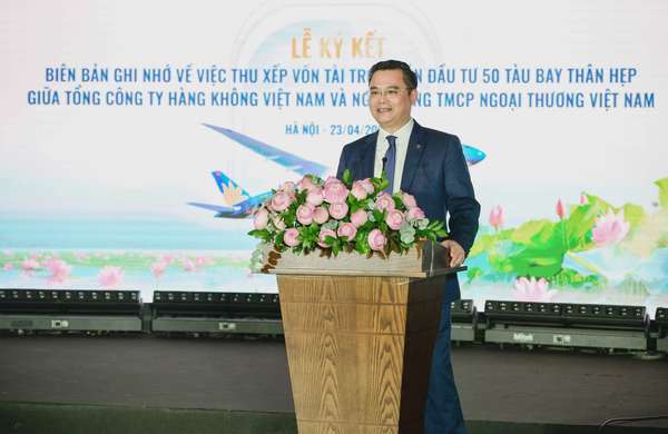 Vietcombank rót vốn cho 50 máy bay của Vietnam Airlines