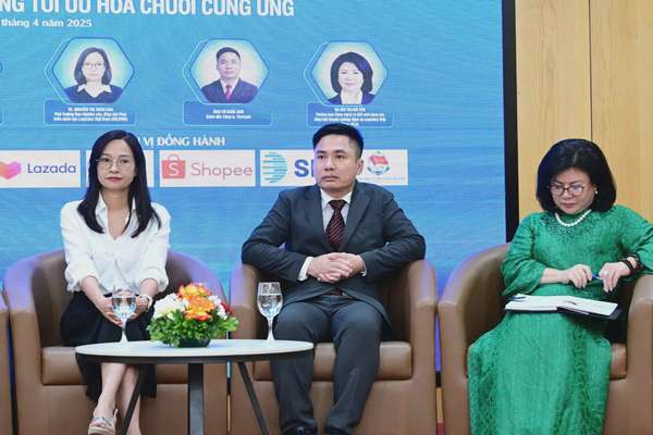 'Cách mạng' logistics: AI, IoT, blockchain đang 'viết' lại chuỗi cung ứng