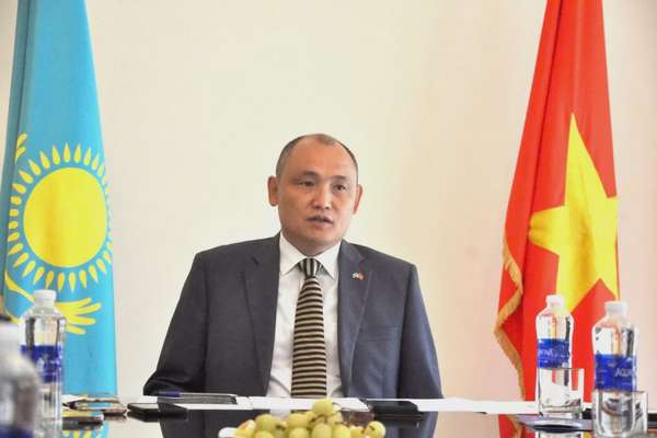 Đại sứ Kazakhastan Kanat Tumysh 