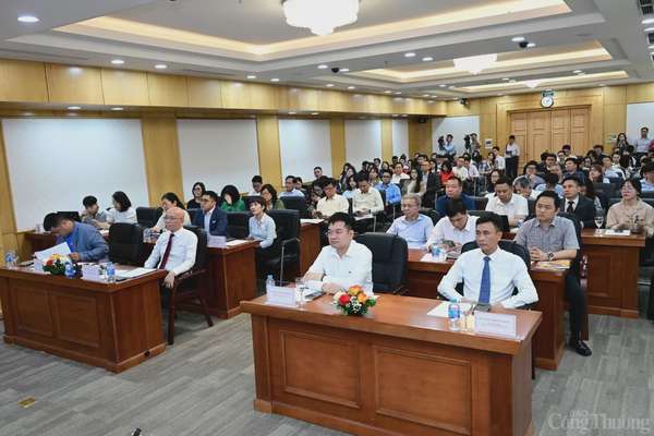 Chùm ảnh: Hội thảo 'Cơ hội để Logistics phát triển bền vững trong kỷ nguyên 4.0'