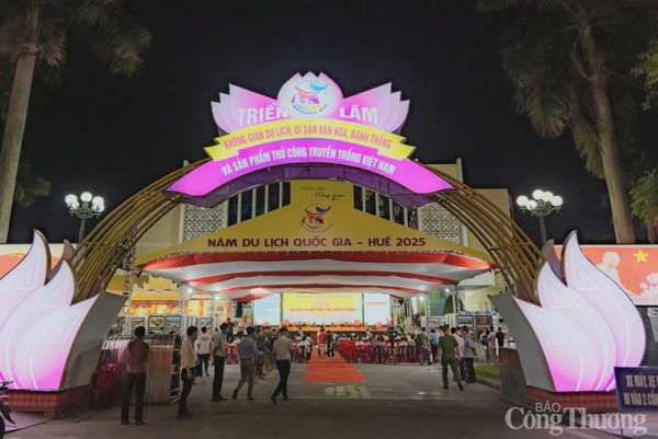 Triển lãm du lịch và di sản văn hóa Việt tại Huế