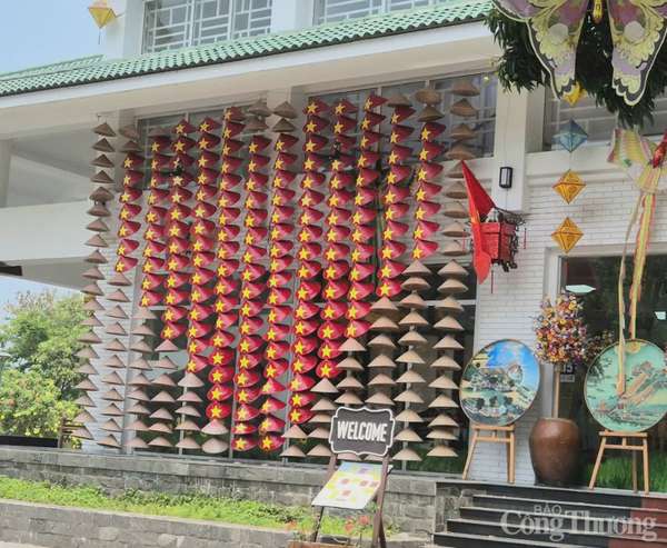 Thành phố Huế: Rực rỡ cờ mừng Ngày thống nhất đất nước Thành phố Huế: Rực rỡ cờ hoa dịp lễ 30/4