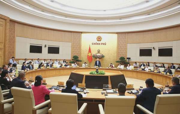 Phó Thủ tướng Thường trực Chính phủ Nguyễn Hòa Bình đề nghị tiếp thu tối đa các ý kiến góp ý liên quan đến xây dựng và phát triển trung tâm tài chính quốc tế - Ảnh: VGP/Nguyễn Hoàng
