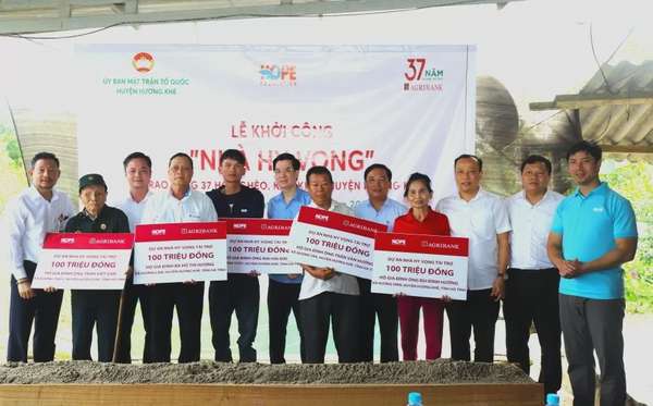 Agribank trao tặng 37 căn "nhà hy vọng" tại Hà Tĩnh