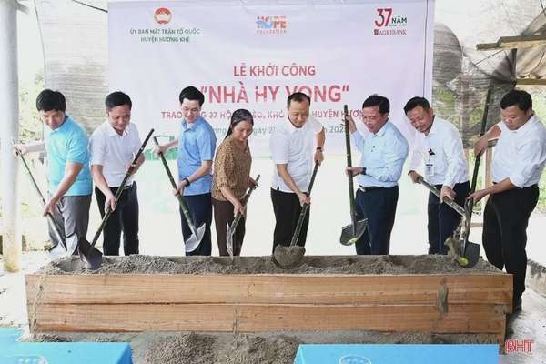 Agribank trao tặng 37 căn "nhà hy vọng" tại Hà Tĩnh