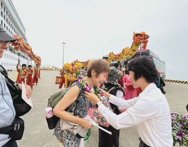 Quảng Ninh: Đón hơn 1.700 khách Nhật Bản đến vịnh Hạ Long