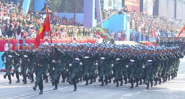 Chùm ảnh: Lễ diễu binh, diễu hành kỷ niệm 50 năm Ngày Giải phóng miền Nam, thống nhất đất nước