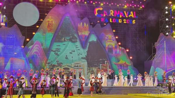 Chùm ảnh: Rực rỡ Carnaval Hạ Long 2025 kết nối di sản