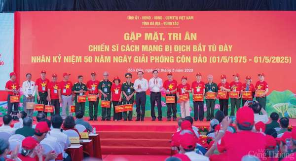 Thủ tướng gặp mặt, tri ân hơn 700 chiến sỹ cách mạng bị địch bắt tù đày