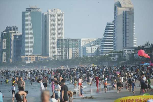Lượng khách tăng 50% so với cùng kỳ năm 2024, du lịch Đà Nẵng bội thu