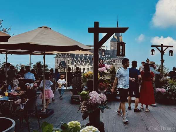 Tam Đảo: 'Lá phổi xanh' hút khách kỳ nghỉ lễ 30/4 - 1/5