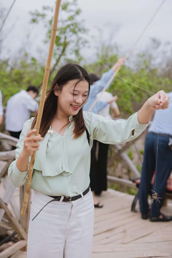 Chùm ảnh: Biển Đồ Sơn đông nghịt du khách dịp nghỉ lễ Chùm ảnh: Biển Đồ Sơn đông nghịt du khách dịp nghỉ lễ