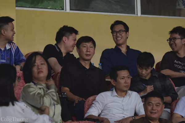 V.League vòng 21: Hà Nội FC quyết chiến đương kim vô địch