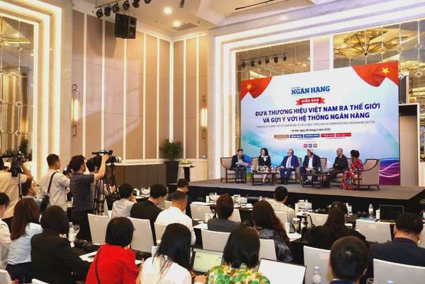 Giáo sư Đại học Harvard hiến kế xây dựng thương hiệu ngân hàng Việt