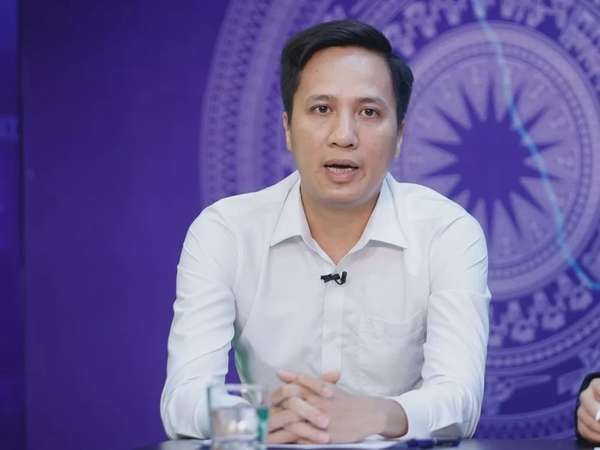 Ông Nguyễn Văn Đạt - Phó Giám đốc Nhà máy Kẽm điện phân Thái Nguyên - Ảnh: VGP/ Nhật Bắc