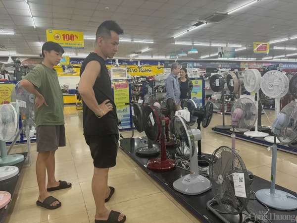 Mới đầu hè, sản phẩm làm mát đã ‘chiếm sóng’ thị trường