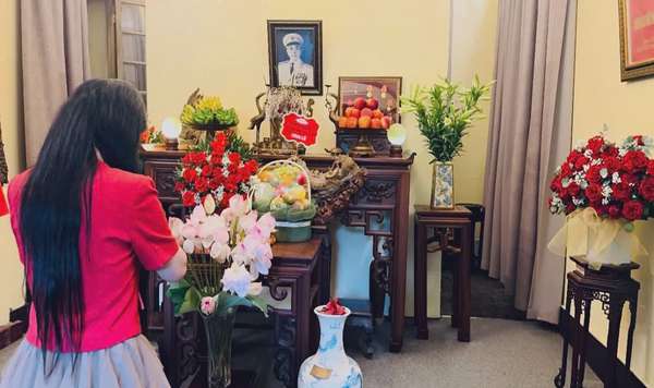 Dâng hương Đại tướng Võ Nguyên tại ngôi nhà của Người