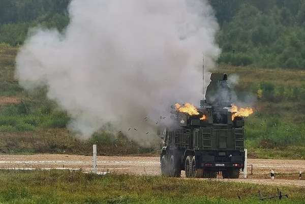 Lộ diện loạt vũ khí mới trong Lễ duyệt binh tại Nga
