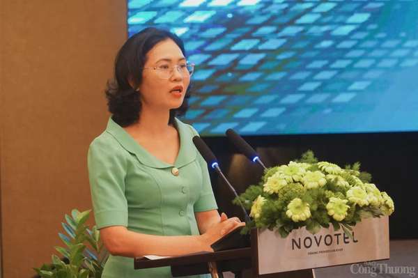Tổng biên tập Thời báo Ngân hàng Lê Thị Thúy Sen