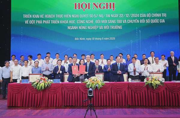 Bộ Nông nghiệp và Môi trường ký kết văn bản hợp tác phát triển KHCN, đổi mới sáng tạo với Liên hiệp các Hội Khoa khoa học và Kỹ thuật Việt Nam và Tổng hội Xây dựng Việt Nam.