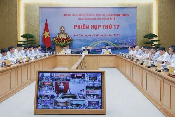 Kể từ khi thành lập, Ban Chỉ đạo đã họp 16 phiên; Thủ tướng Chính phủ, Trưởng Ban Chỉ đạo đã nhiều lần kiểm tra hiện trường, chỉ đạo tháo gỡ các khó khăn, vướng mắc, đôn đốc tiến độ các dự án - Ảnh: VGP/Nhật Bắc