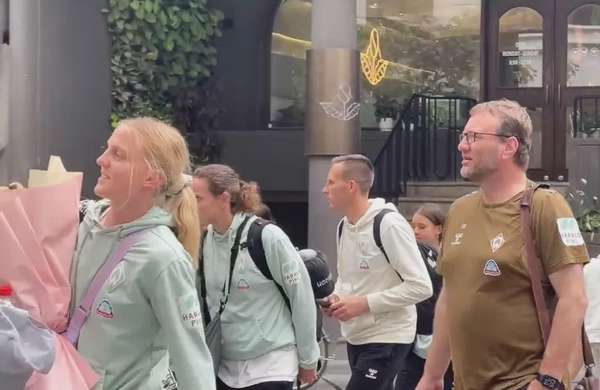 Werder Bremen hội quân ở Hà Nội, chuẩn bị cho trận giao hữu tuyển nữ Việt Nam