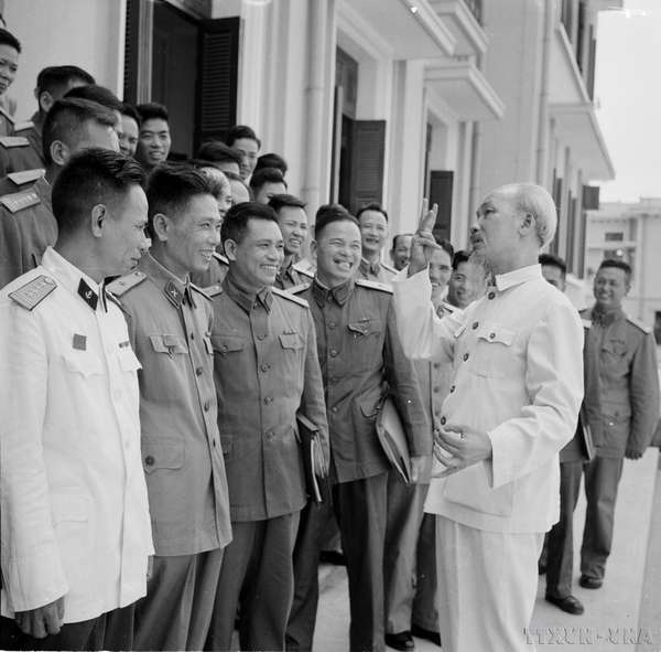 chu-tich-ho-chi-minh-2.jpg