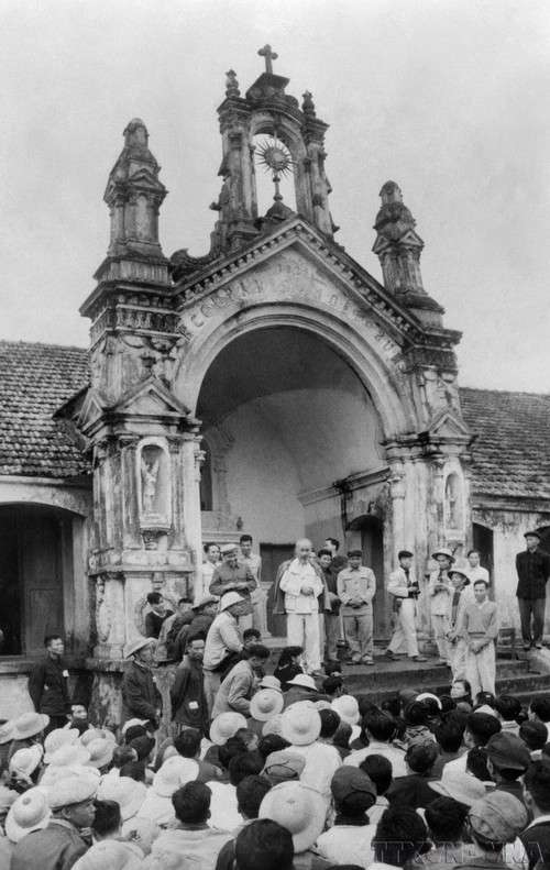 chu-tich-ho-chi-minh-6.jpg