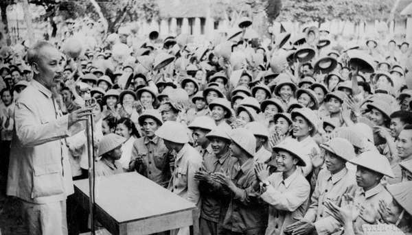 chu-tich-ho-chi-minh-7.jpg