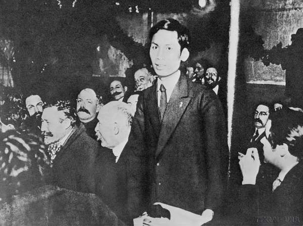 nguyen-ai-quoc-chu-tich-ho-chi-minh.jpg